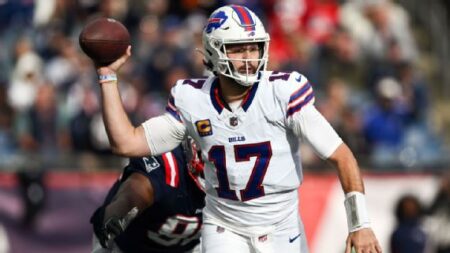 The Buffalo Bills' offense took the field at Gillette Stadium on Sunday expecting a big day.