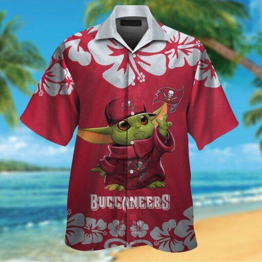 Tampa Bay Buccaneers Baby Yoda Short Sleeve Button Up Tropical Hawaiian Shirt