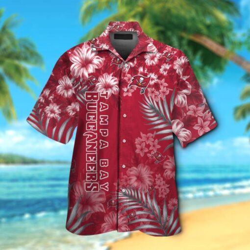 Tampa Bay Buccaneers Short Sleeve Button Up Tropical Hawaiian Shirt VER010