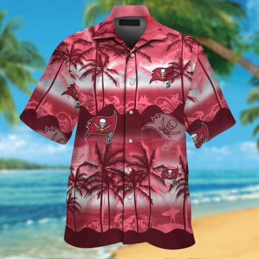 Tampa Bay Buccaneers Short Sleeve Button Up Tropical Hawaiian Shirt VER016
