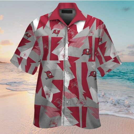Tampa Bay Buccaneers Short Sleeve Button Up Tropical Hawaiian Shirt VER07