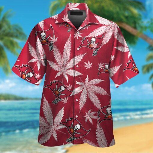 Tampa Bay Buccaneers Short Sleeve Button Up Tropical Hawaiian Shirt VER08