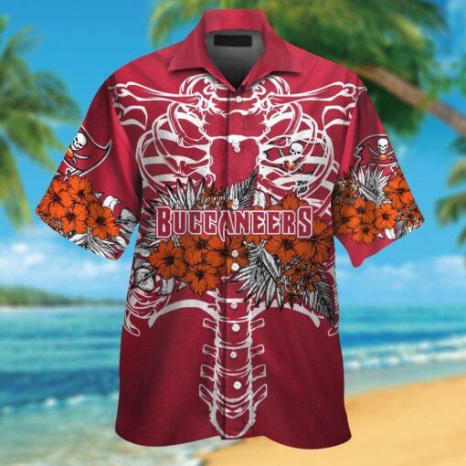 Tampa Bay Buccaneers Short Sleeve Button Up Tropical Hawaiian Shirt VER09