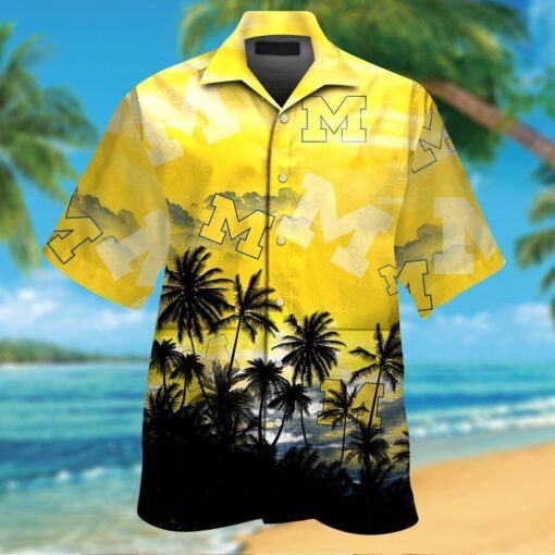 Michigan Wolverines Short Sleeve Button Up Tropical Hawaiian Shirt VER010