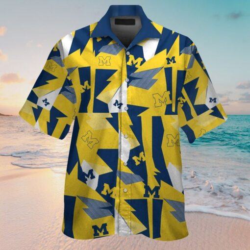 Michigan Wolverines Short Sleeve Button Up Tropical Hawaiian Shirt VER022