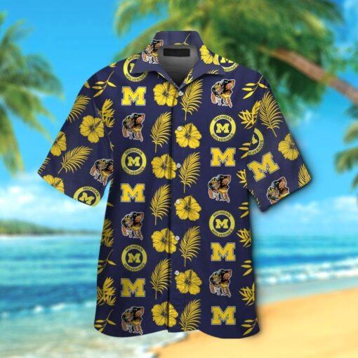 Michigan Wolverines Short Sleeve Button Up Tropical Hawaiian Shirt VER030