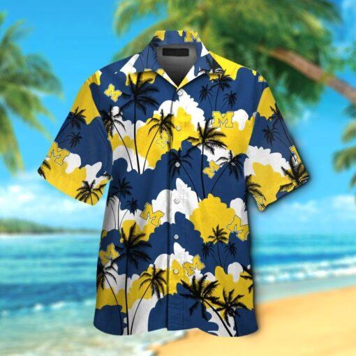 Michigan Wolverines Short Sleeve Button Up Tropical Hawaiian Shirt VER031