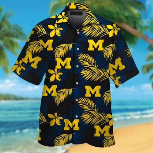 Michigan Wolverines Short Sleeve Button Up Tropical Hawaiian Shirt VER08